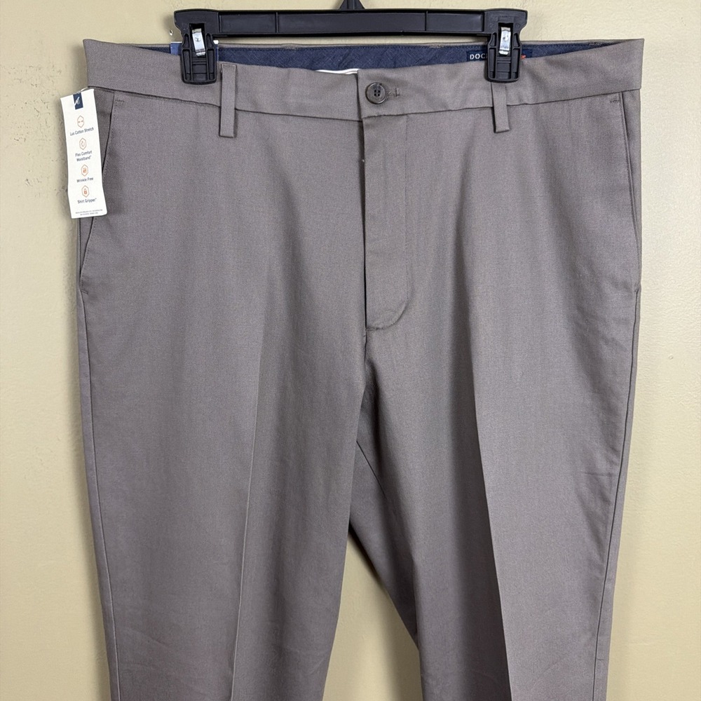 Dockers Men Signature Khaki Classic Fit Stretch Dark Pebble Lux Cotton 36x34 NWT - Picture 3 of 9